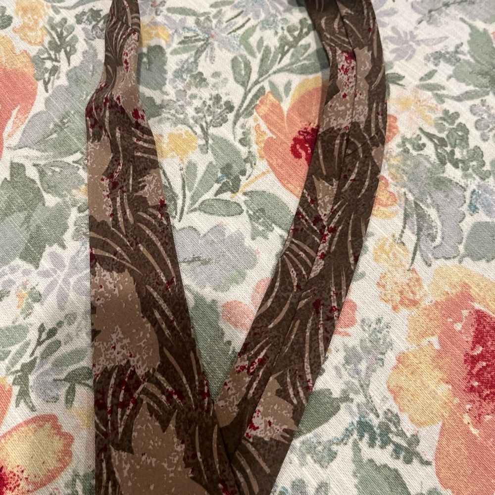 Hugo Boss Brown and Red Floral Tie - Picture 5 of 5